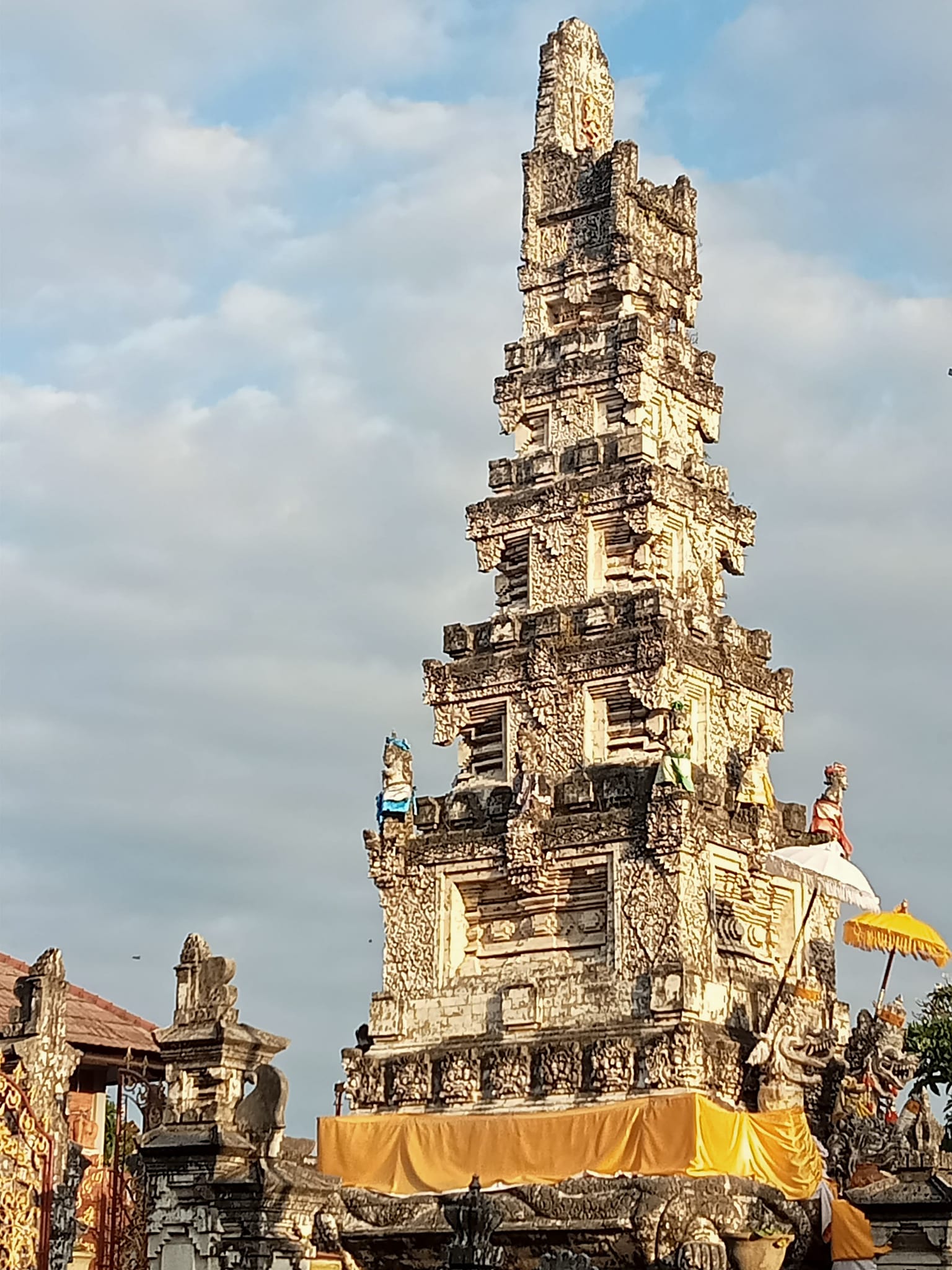 Penyanggara Rahina Suci Tilem Sasih Sadha