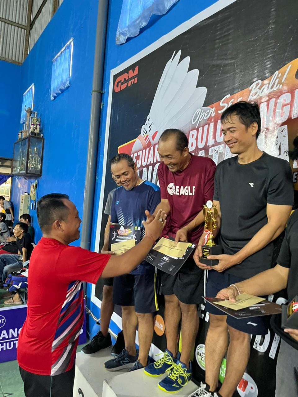 Penutupan dan sekaligus penyerahan hadiah bagi pemenang/finalis kejuaraan Bulutangkis Pancawati Bali