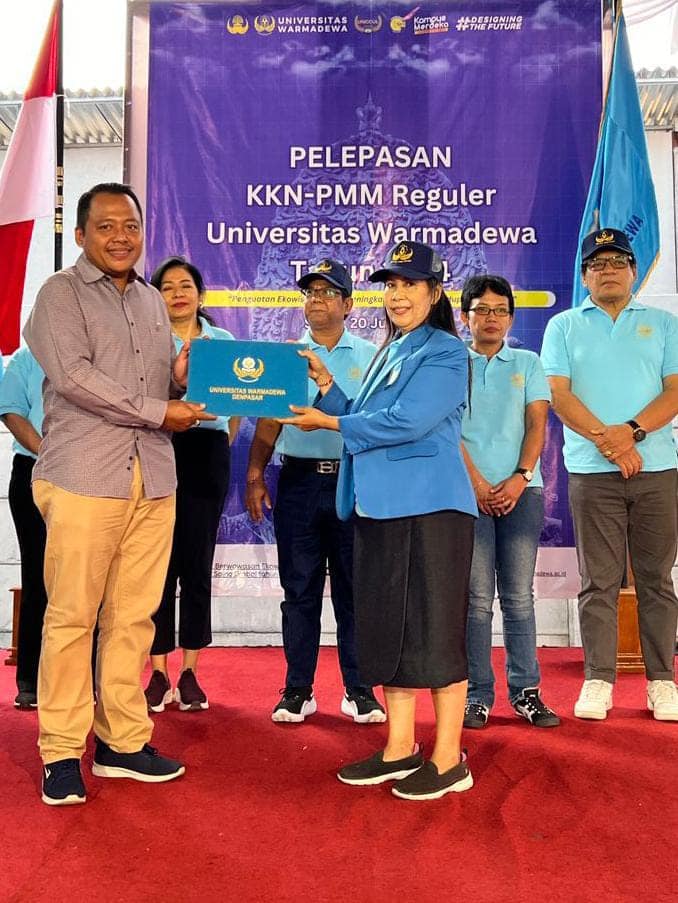 Pelepasan Mahasiswa KKN-PMMReguler Periode II Mahasiswa S1 Universitas Warmadewa Tahun 2024 yang dih