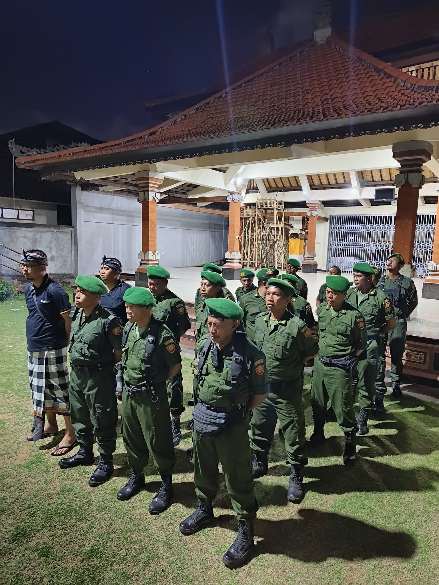 Pengendalian mobilitas dan penertiban administrasi penduduk non permanen secara berkala dan berkelan