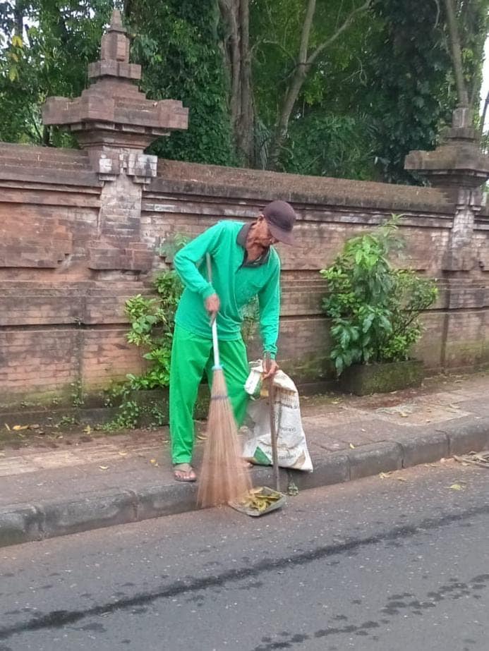 Atensi kebersihan lingkungan telajakan 