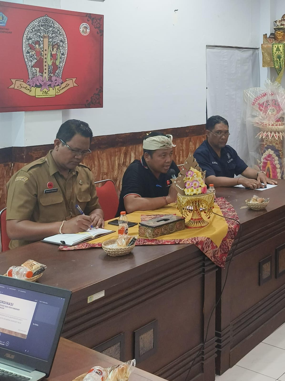 Sinergitas penyelenggaraan ketertiban umum di wilayah Kelurahan Sumerta melalui koordinasi pemelihar