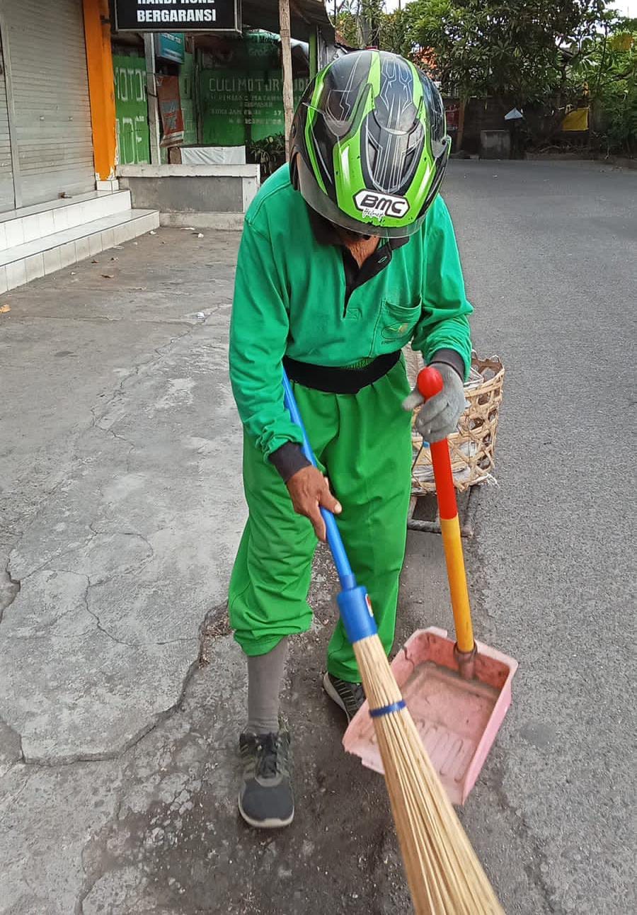 Atensi kebersihan lingkungan telajakan 