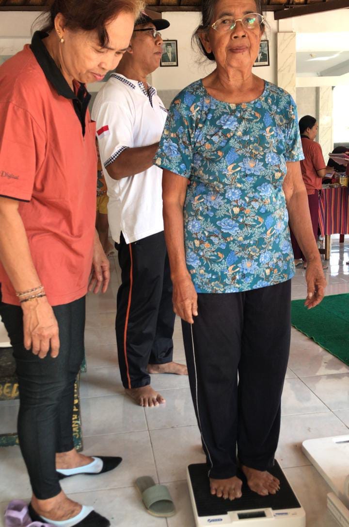 POSYANDU SAHABAT MASYARAKAT, MENUJU KELUARGA BERKUALITAS