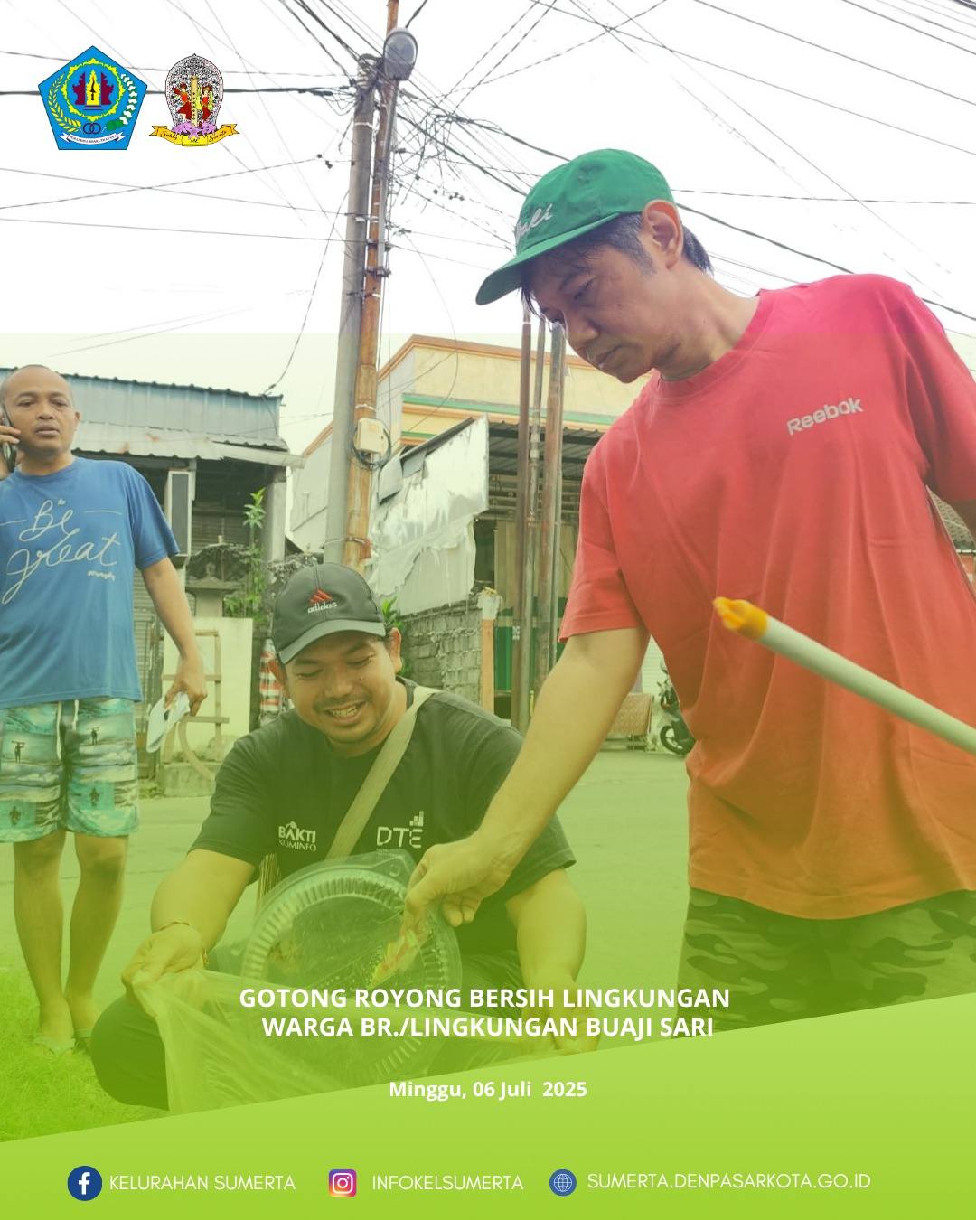 Pelaksanaan gotong royong bersih lingkungan bersama warga Br./Lingkungan Buaji Sari di wilayah Banja