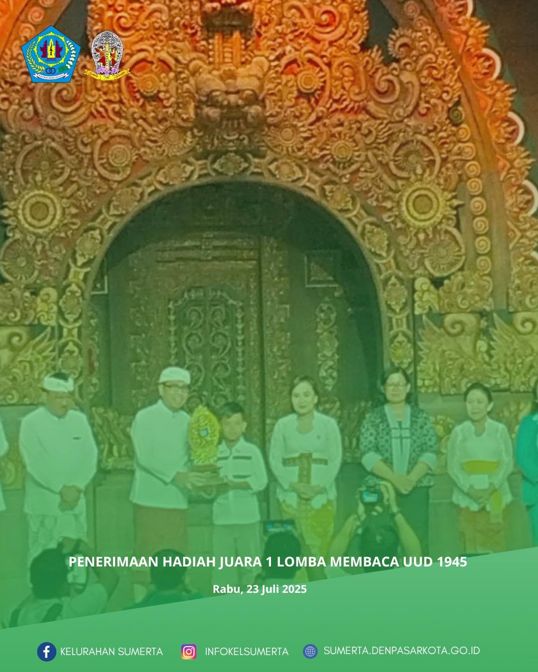 Penerimaan hadiah Juara 1 Lomba Membaca UUD 1945 peserta dari Kelurahan Sumerta (perwakilan banjar/l