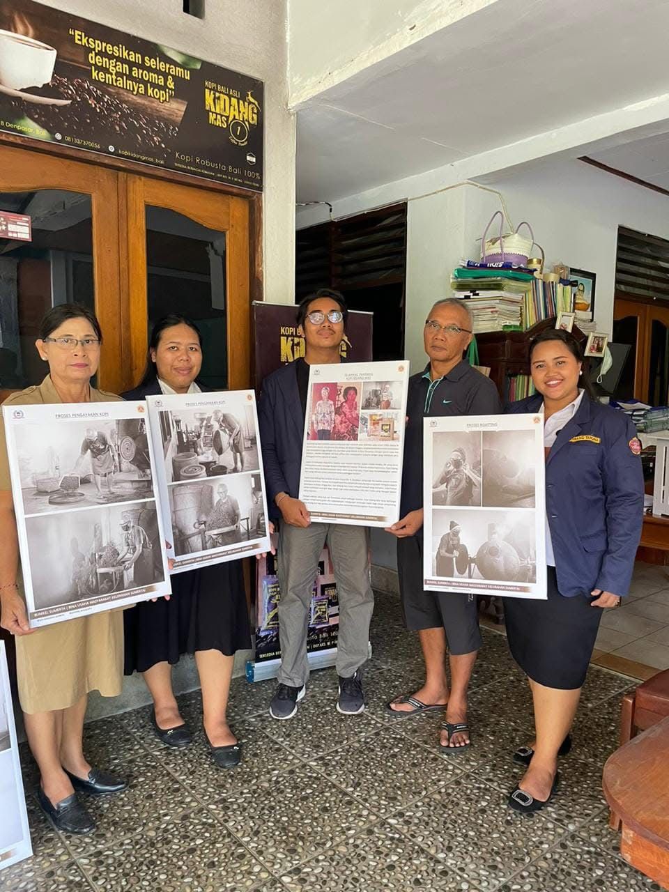 Bulan Bakti Karang Taruna 2024: Sinergi BUMKel & LPM dalam Pemasangan Profil Kopi “Kidang Mas”