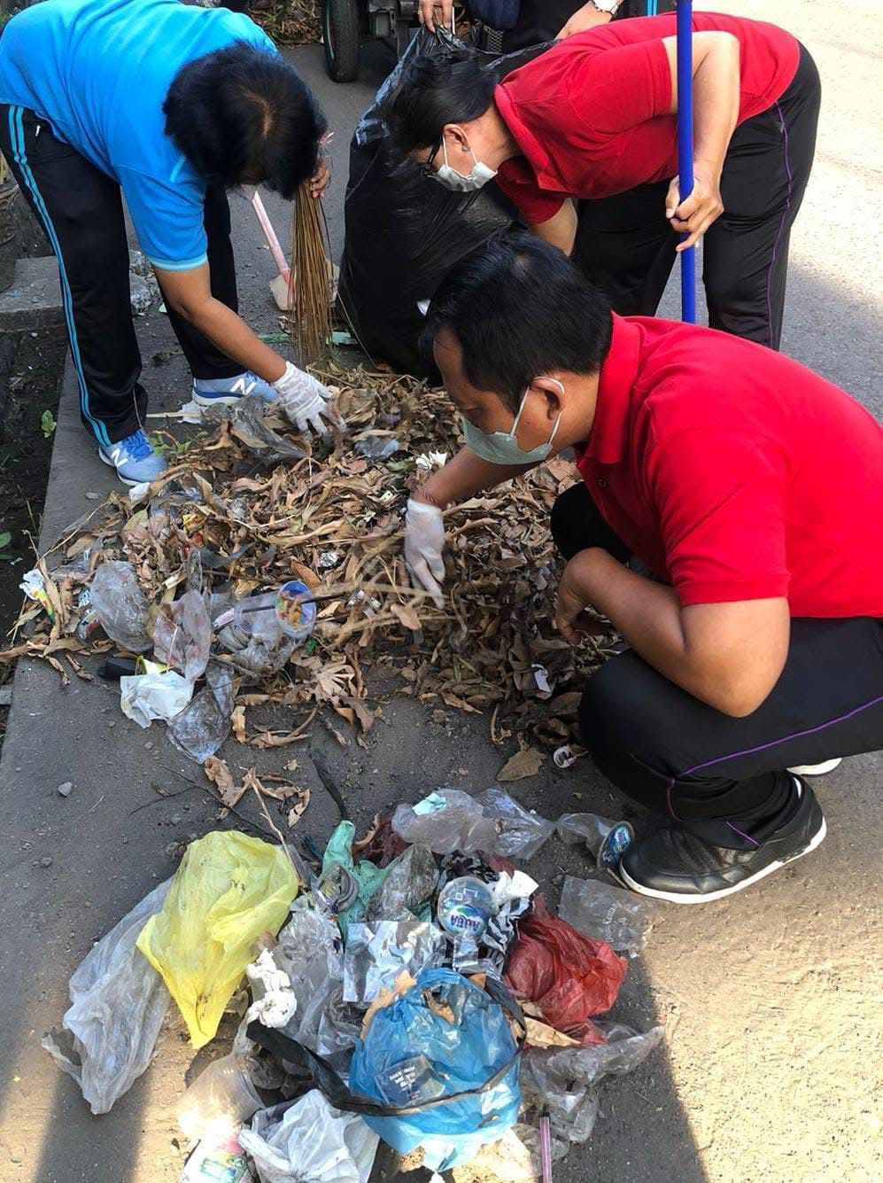 Jumat Bersih & Edukasi Pilah Sampah di Jl. Akasia, Lingkungan Buaji Sari