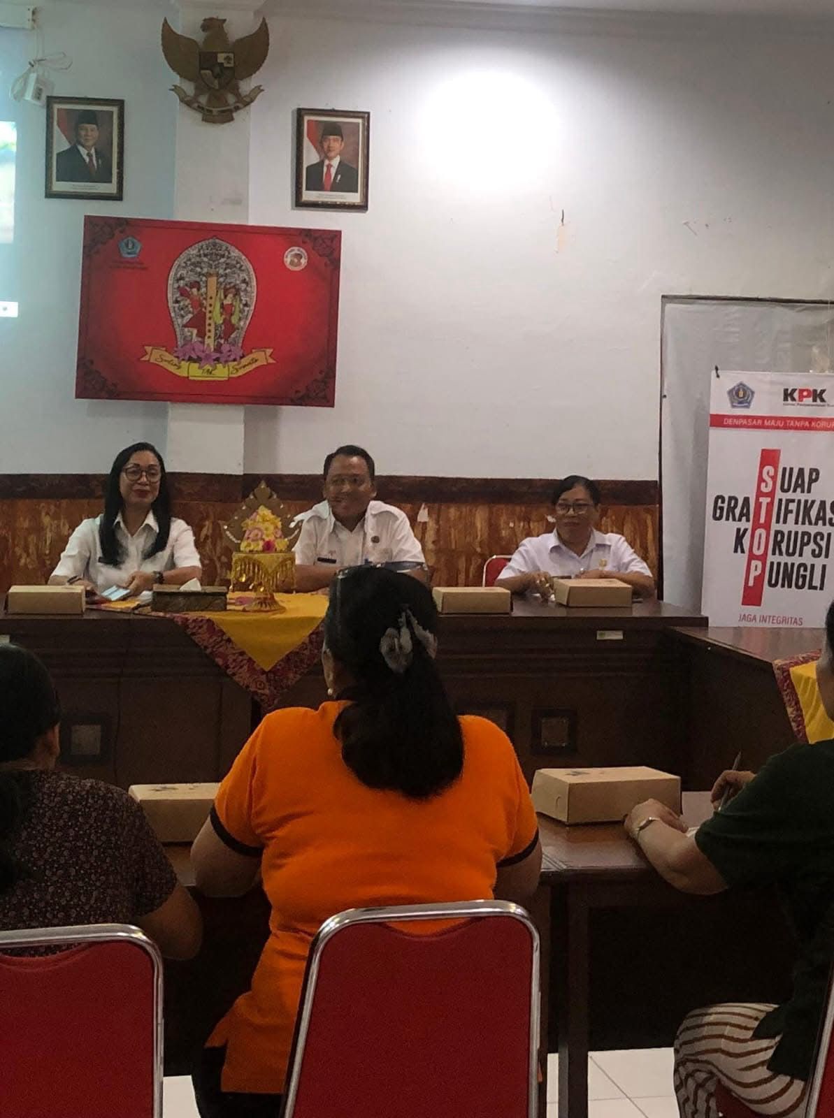 Sosialisasi pengembangan layanan lansia terintegrasi ( LLT )