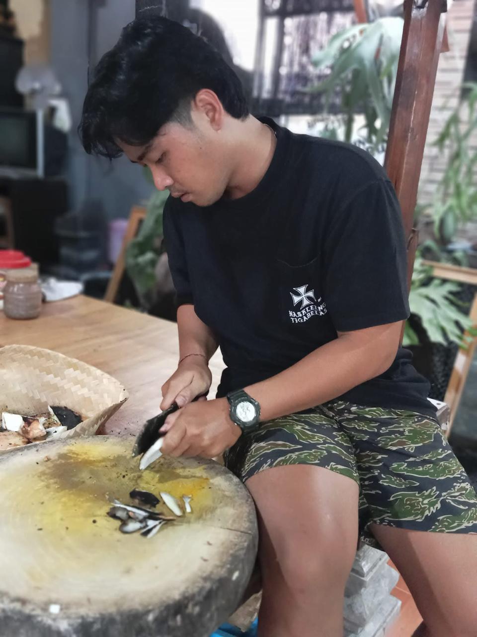 Persiapan Panca Yowana Kanti Kelurahan Sumerta untuk Parade Ngelawar Kota Denpasar 2024