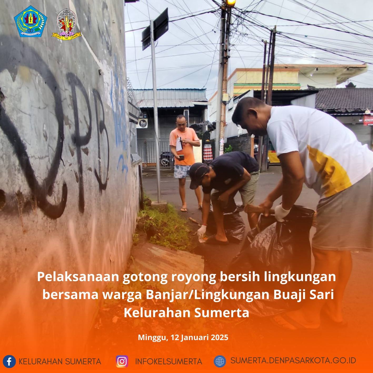 Pelaksanaan gotong royong bersih lingkungan bersama warga lingkungan Buaji Sari di sepanjang Jl. Aka