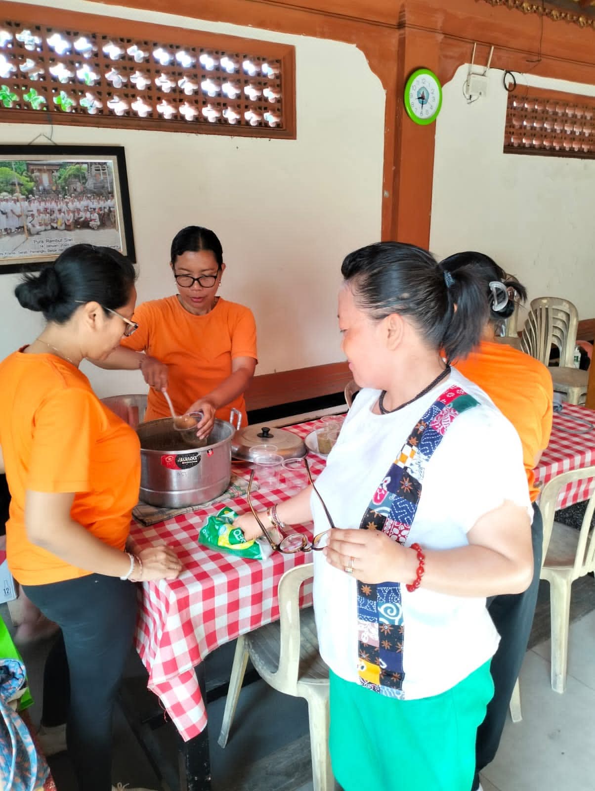 Senam dan rangkaikan pemeriksaan kesehatan bagi lansia
