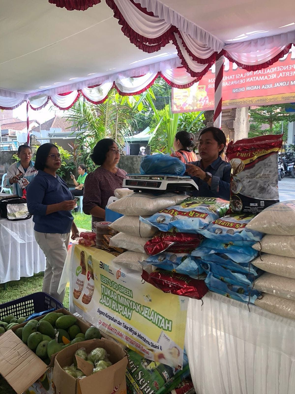 Pasar murah dan layanan publik di lingkungan tanjung bungkak I untuk pengendalian inflasi hari -3