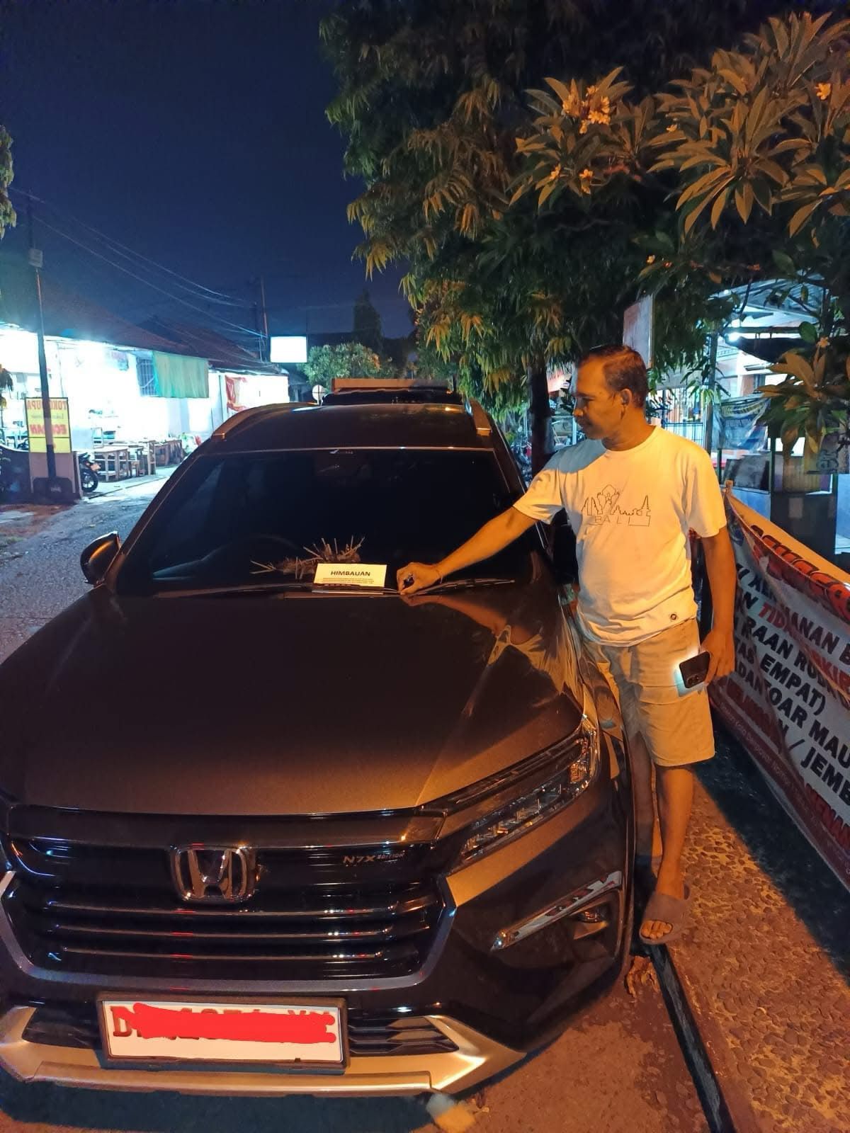 Atensi ketertiban parkir di area Jembatan Katrangan 