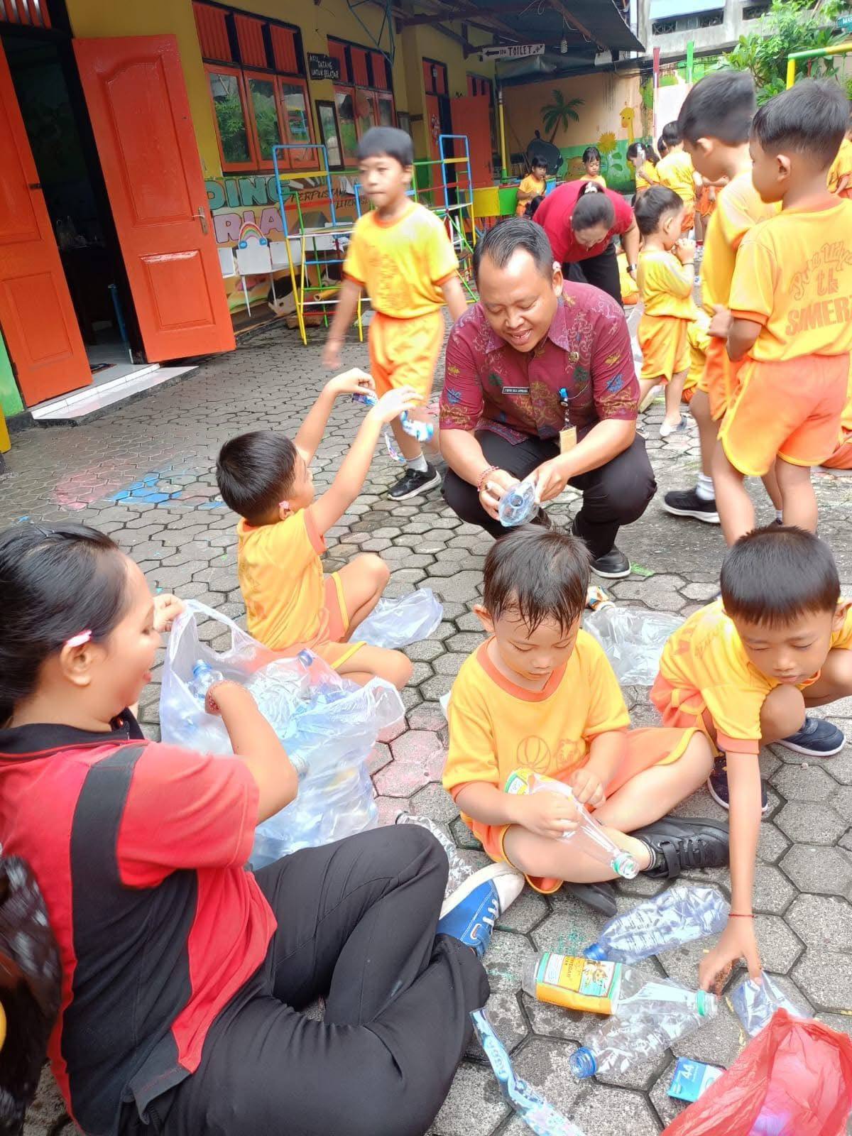 Gerakan pilah sampah dan menabung di Bank Sampah 