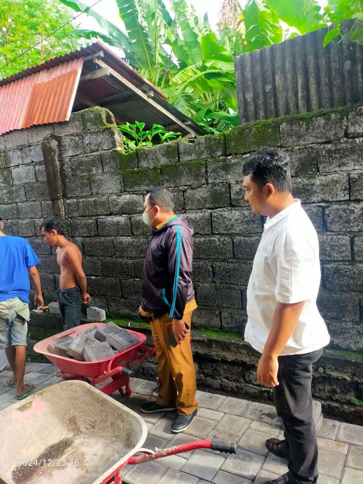 Pemantauan pavingsasi jalan Nusa Indah G.IV Abian Kapas Tengah