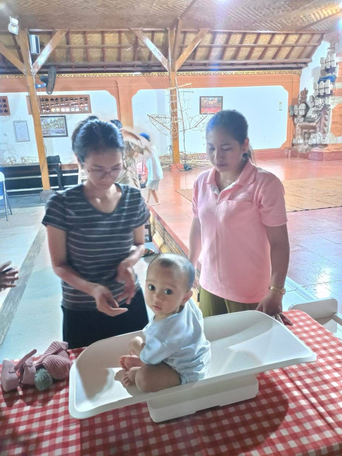 Posyandu sahabat masyarakat : cegah stunting, itu penting di banjar Ketapian Kelod