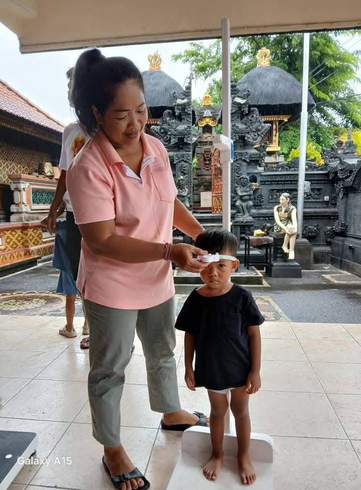 Pemantauan kesehatan dan edukasi stunting di posyandu di banjar Abian Kapas Tengah